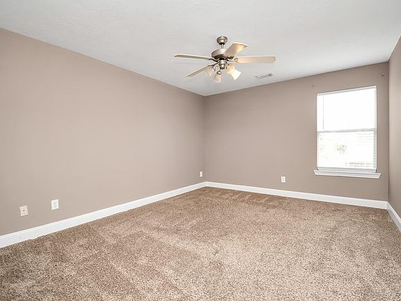 3rd image of 1914 Lenora Ct