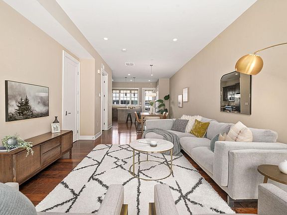 5th image of 264 E Gay St #Townhouse 37