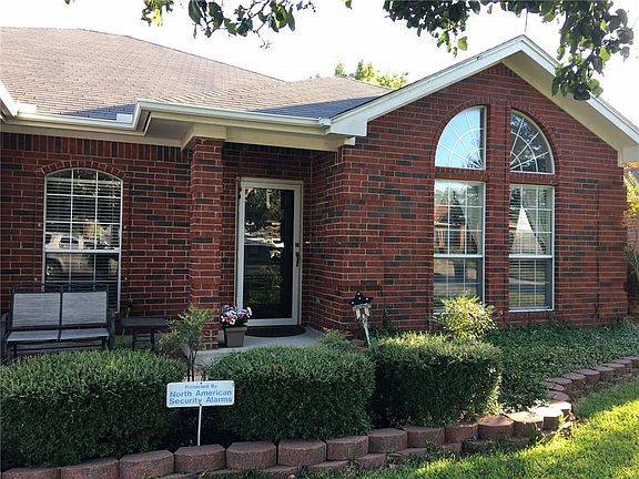 3rd image of 6621 Basswood Dr