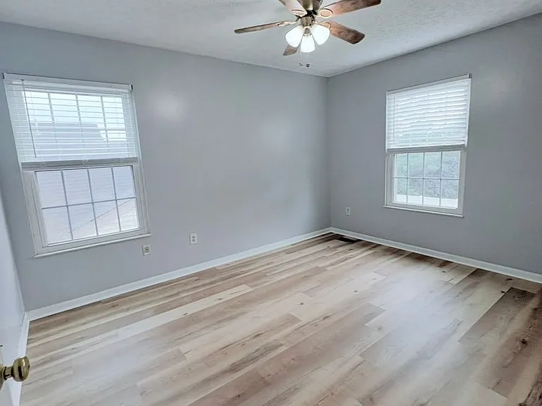 4843 Ballentine Dr — Photo 17
