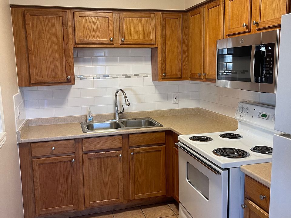 1st image of 505 W Southern Ave APT 8