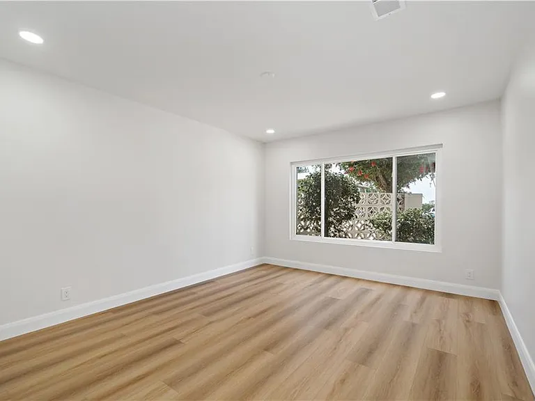 1360 Shadow Ln #M — Photo 13