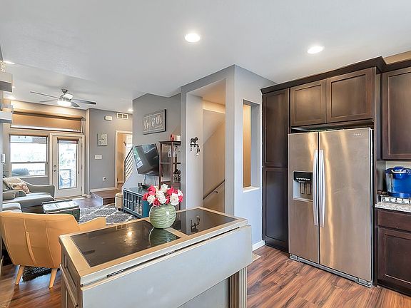 4th image of 4933 N Valentia St