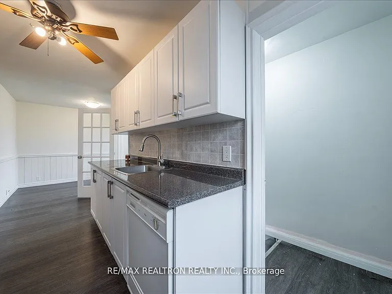 97 Park Cres — Photo 12