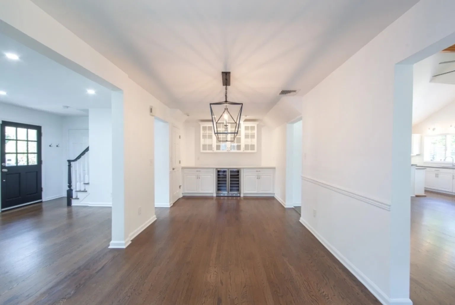 3 bed, 1885 sqft, $9,500 — Photo 3
