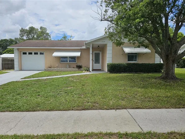 7235 Ashland Dr, Zephyrhills, FL 33540