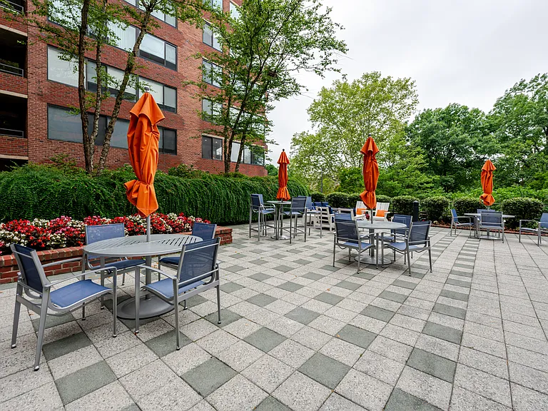 2555 Pennsylvania Ave NW #407 — Photo 28