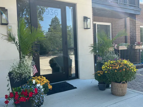 4938 Beau Bien Blvd W, Lisle, IL 60532