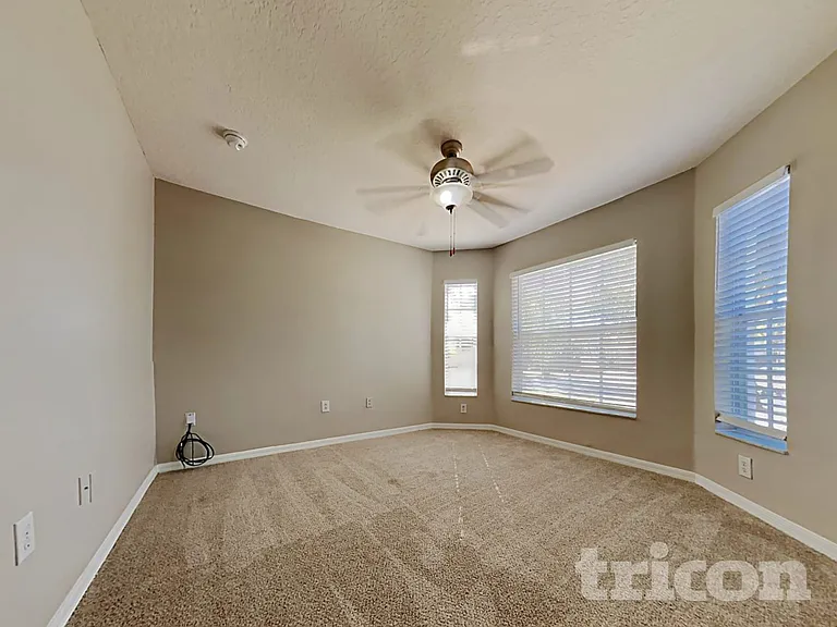 10041 Creek Bluff Dr — Photo 9