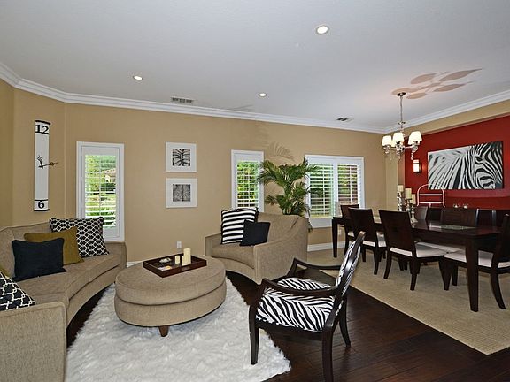 5th image of 110 Willow Grove Pl
