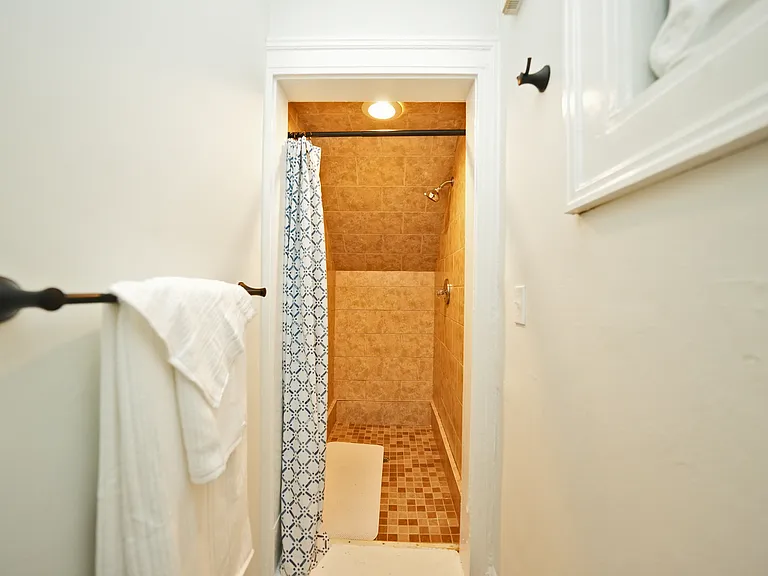 664 Auburn Ave #2 — Photo 12