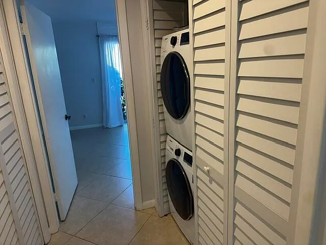 112 E Coral Fish Ln — Photo 9