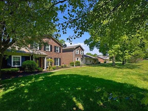 5th image of 136 Boxwood Dr