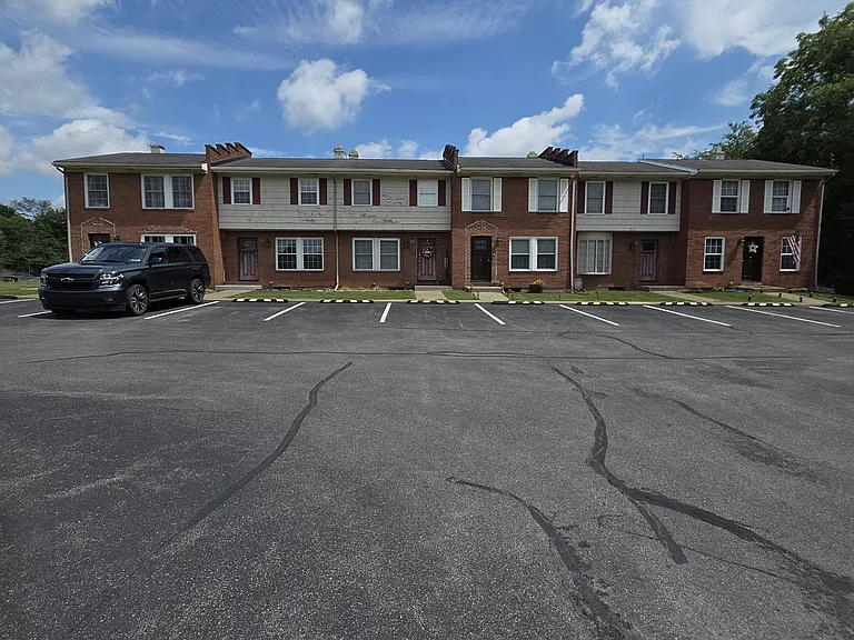 376 Wilson Dr #2 — Photo 2