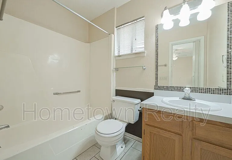 2000 Twisted Oak Cir — Photo 16