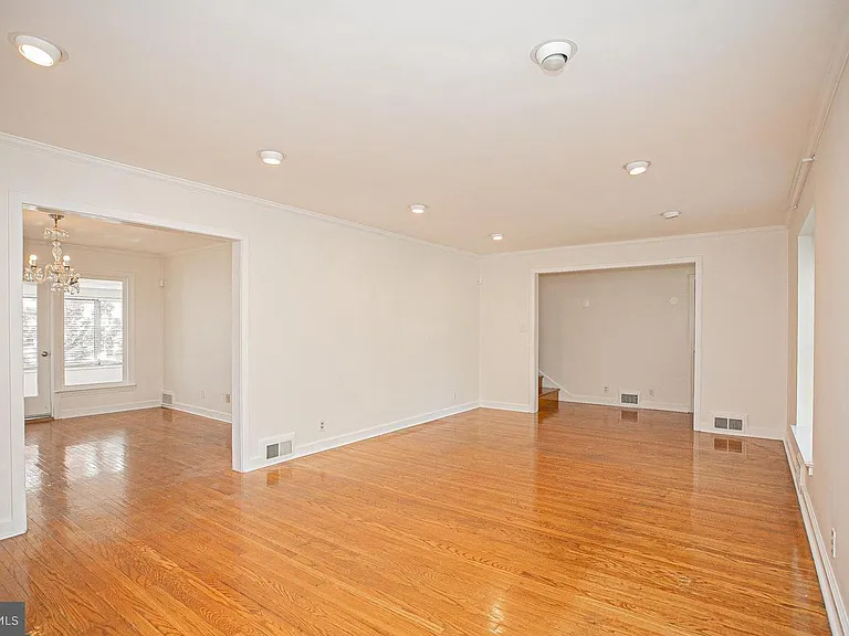 526 Williams Rd — Photo 7