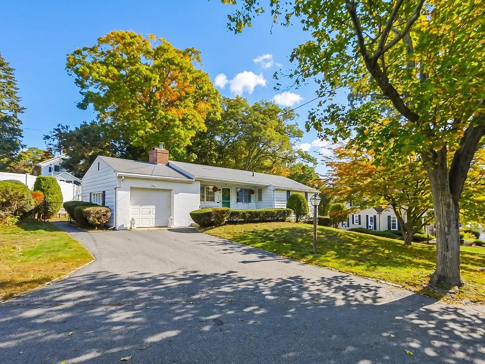 35 Crooker Dr