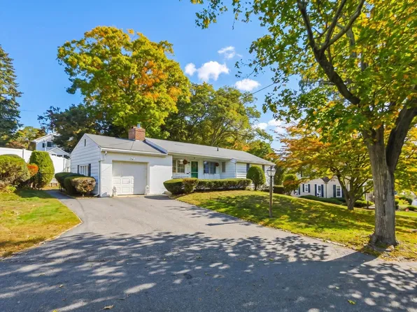 35 Crooker Dr, Lynn, MA 01904