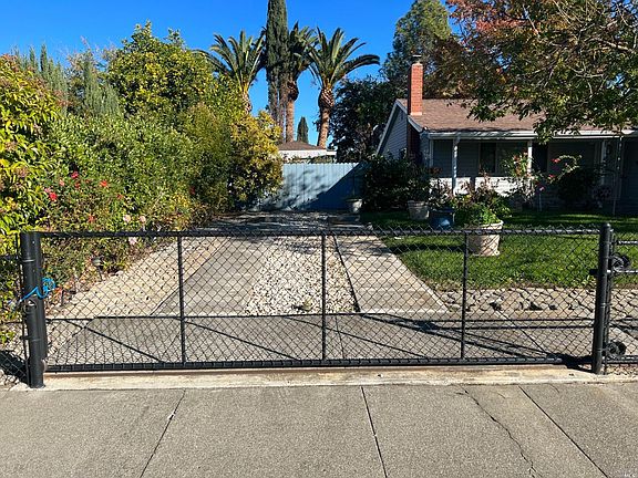 5th image of 2130 Kingfisher Way