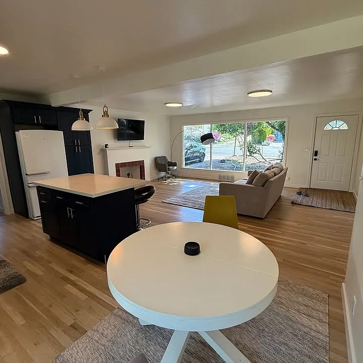 406 Avenue I
