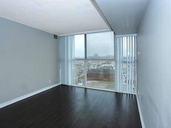 5th image of 25 Trailwood Dr #704