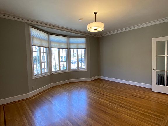 2nd image of 2960 Fillmore St #6