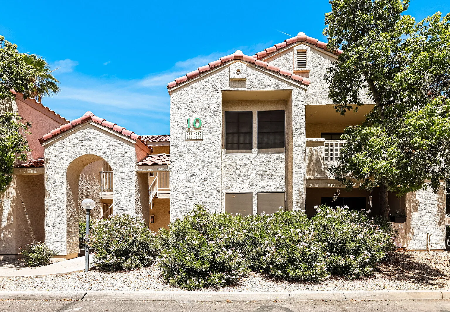 1 bed, 1.0 bath, 680 sqft, $1,795 — Photo 2