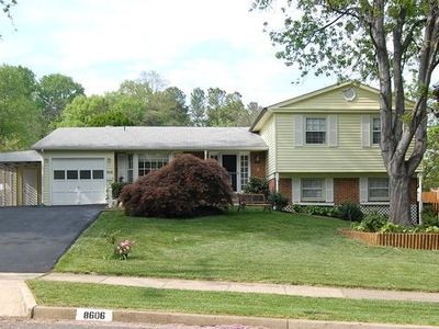 8606 Queen Elizabeth Blvd, Annandale, VA, 22003