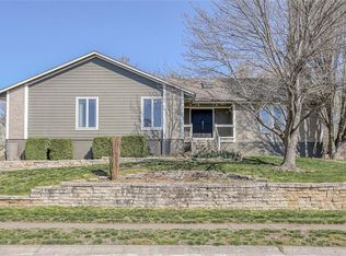 701 NE Bright Ln, Blue Springs, MO 64014