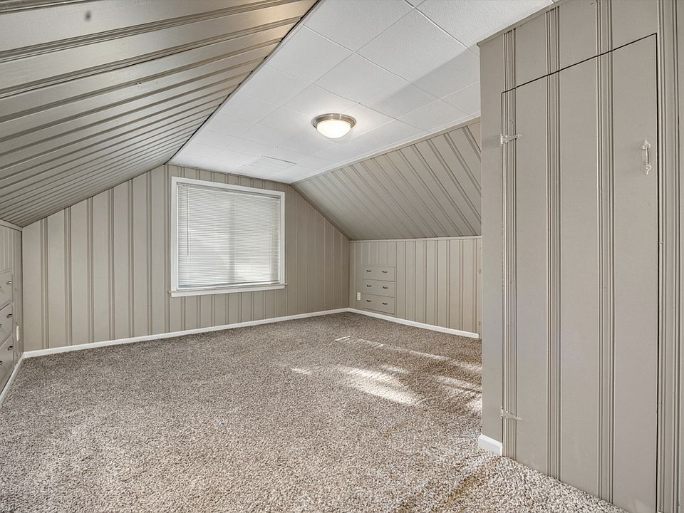 229 Devillen Ave, photo 15