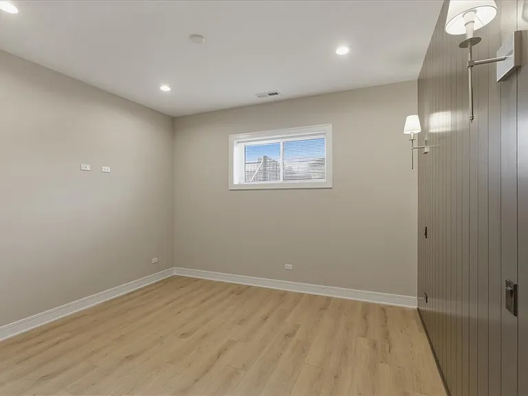 4932 S Champlain Ave #1 — Photo 9