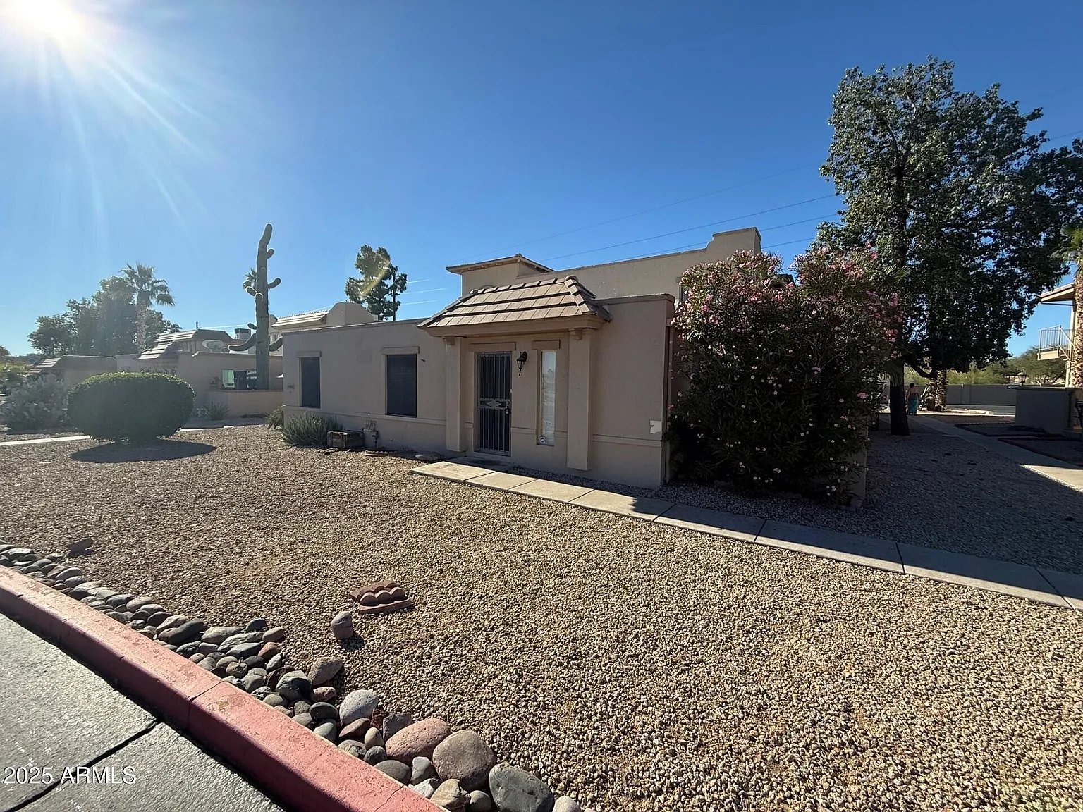 3 bed, 2.0 bath, 1066 sqft, $1,700 — Photo 3