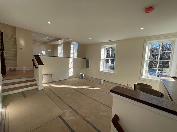 3rd image of 47 E Chestnut Hill Ave