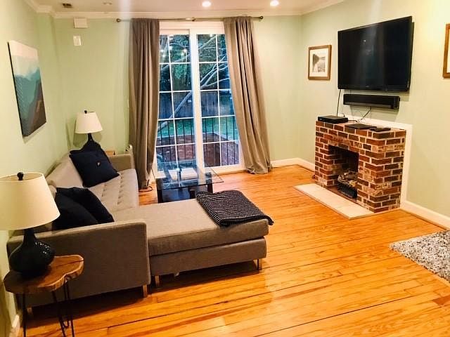 Living room, furnished