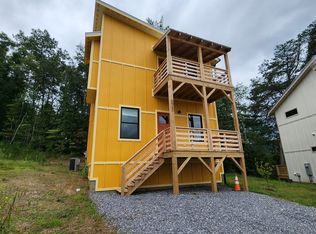 625 Salem Heights Ln, Swannanoa, NC 28778