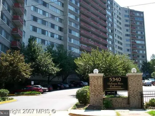 5340 Holmes Run Py Unit 1212, Alexandria, VA 22304