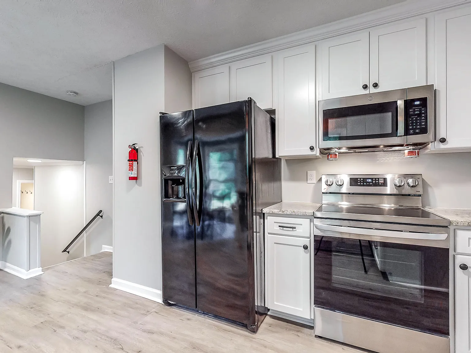4 bed, 3.0 bath, 2016 sqft, $728 — Photo 3
