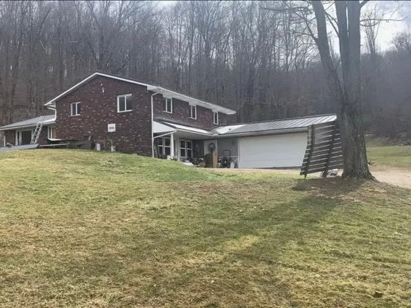 2094 Mud Run Rd SE, New Philadelphia, OH 44663