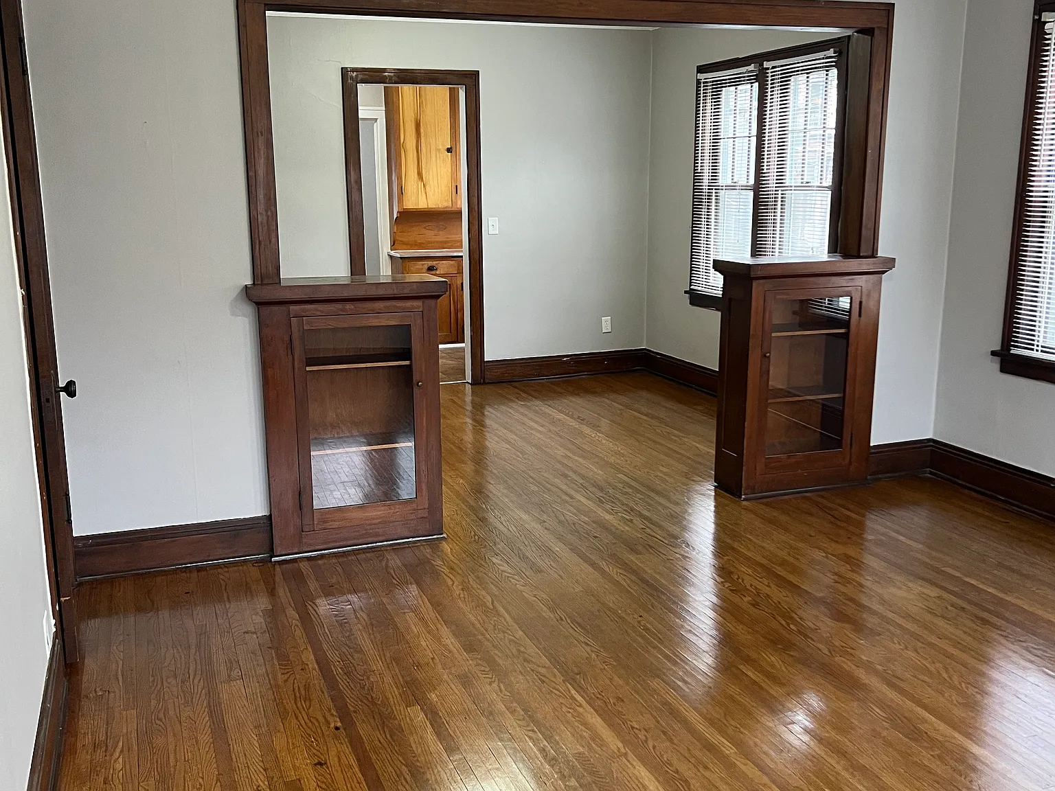 1145 Raymond Ave — Photo 2