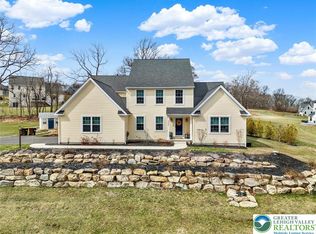 2645 Longridge Dr, Hellertown, PA 18055