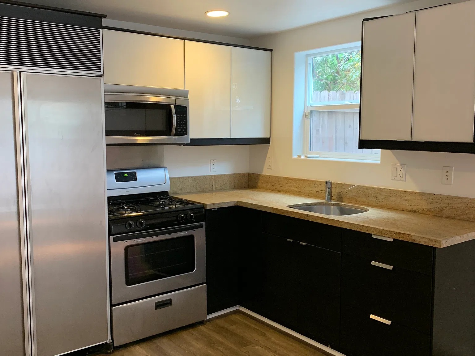 1 bed, 630 sqft, $2,795 — Photo 3