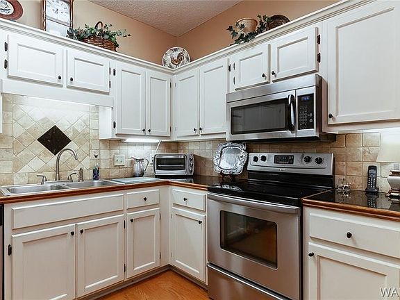 5th image of 1733 Duval St