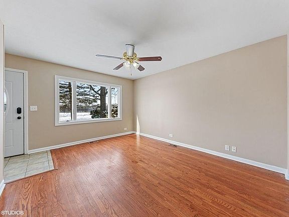 2nd image of 1207 Sunset Dr
