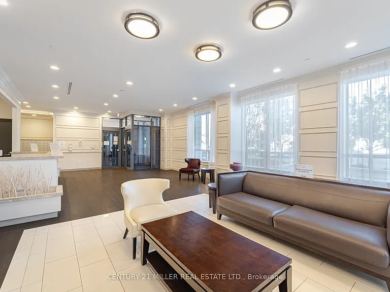 35 Saranac Blvd #Penthouse 08 — Photo 5