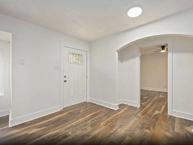 6043 Lyndhurst Dr — Photo 17