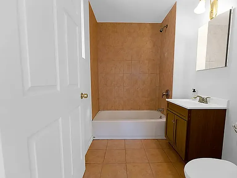 423 E 117th St #1A — Photo 7
