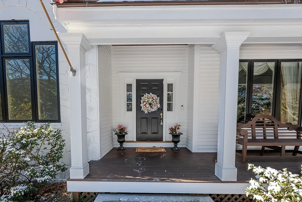 5 bed, 2.5 bath, 3230 sqft, $9,500 — Photo 4