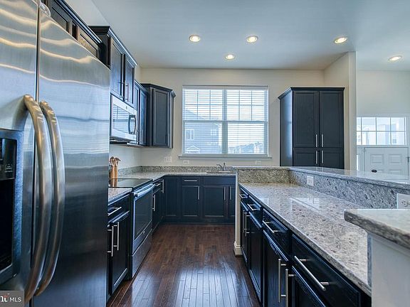 Kitchen / Island