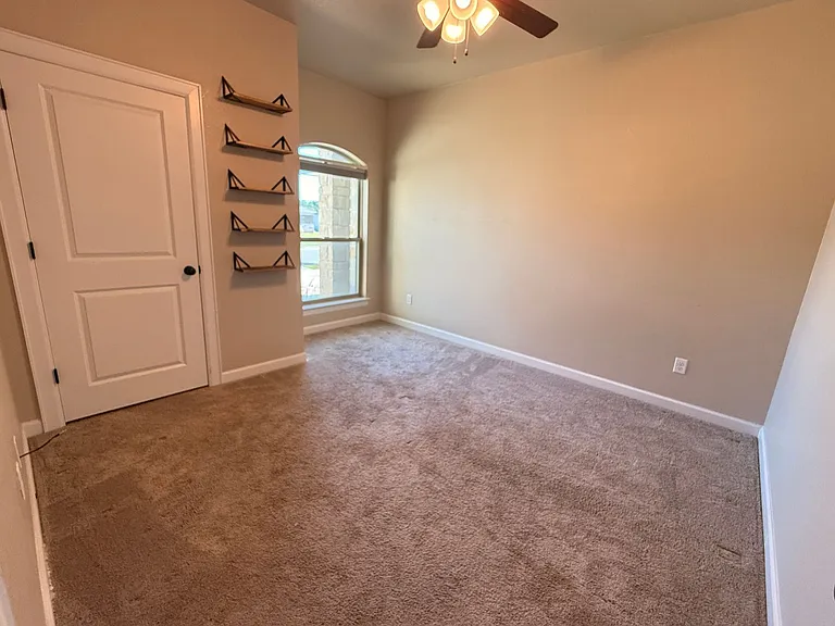 1412 Justice Dr — Photo 15