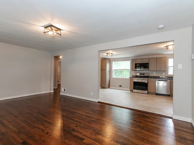 811 Eathan Ave — Photo 6